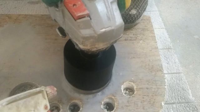 сверление керамогранита коронкой TRIO-DIAMOND с водой смотреть онлайн