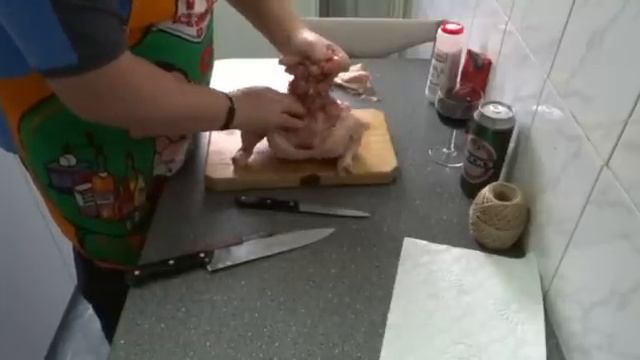 Karcsi konyhája - Egészben csontozott csirke, töltve. - Deboning chicken смотреть онлайн