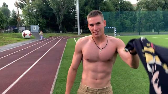 Отжимания на кулаках / научись правильно отжиматься на кулаках / тренировка средней части груди смотреть онлайн