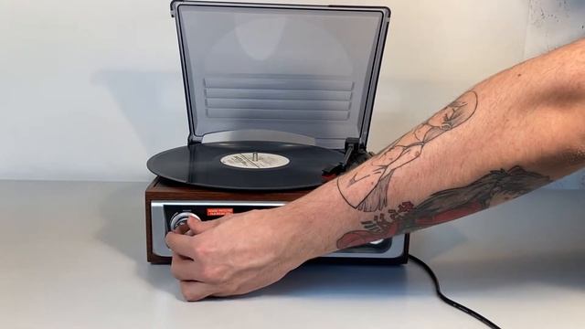 Ретро-проигрыватель Soundmaster PL196H смотреть онлайн