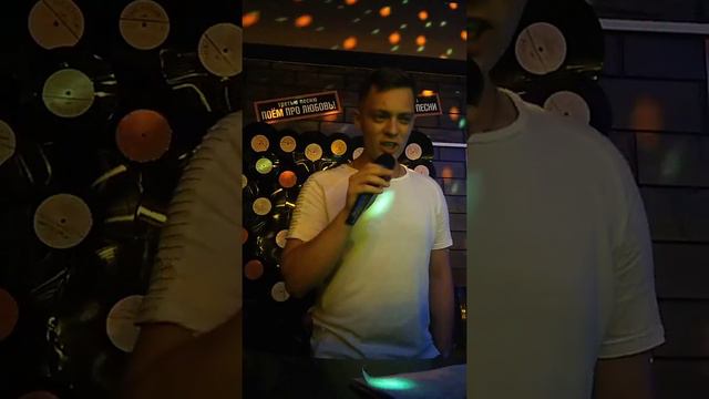 Євген Кравчук - Крик белых журавлей (cover В.Хурсенко) смотреть онлайн