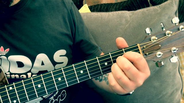 Supergrass-Pumping On Your Stereo-Acoustic Guitar Lesson. смотреть онлайн