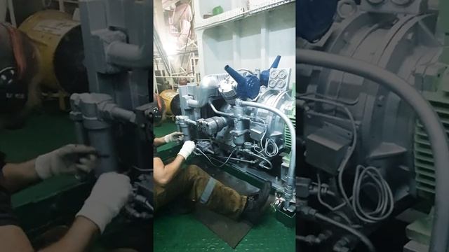 Компрессор .Замена воздушного клапана 3ей ступени смотреть онлайн