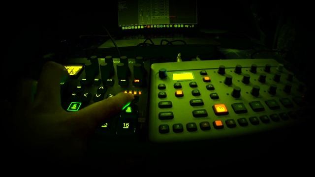 Digitakt & Model Cycles Groovy Techno Jam смотреть онлайн