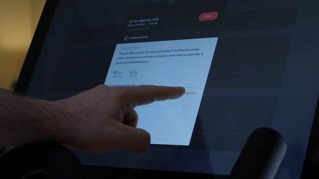 Peloton - Das interaktive Spinning Bike - Ein Testbericht in Deutsch / German смотреть онлайн