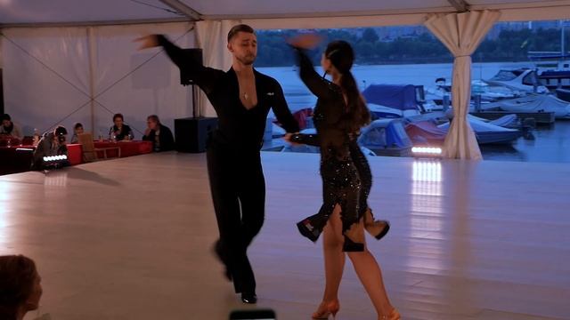 Cha-cha-cha. Винниченко Павел – Луцкив Елена смотреть онлайн