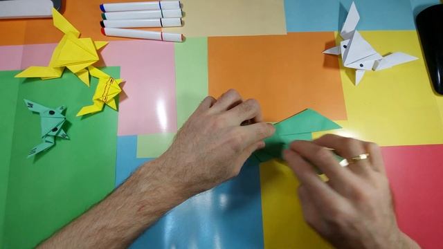 Оригами Прыгающая лягушка / Origami jumping frog смотреть онлайн