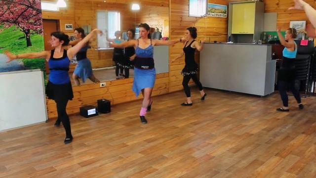 танцевальная тренировка "Танцующие домохозяйки" смотреть онлайн