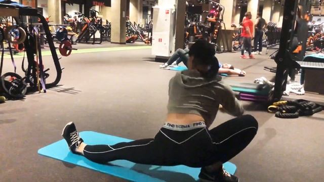 Соня Цветкова- stretching после тренировки. смотреть онлайн