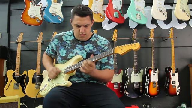 VOX AC-15 Custom Cream Ltd. Edition + Fender Custom Shop 63 Stratocaster смотреть онлайн