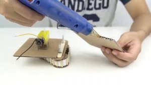 Как сделать робота Валли из картона?