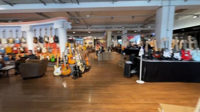 Музыкальные магазины Германии, Кёльн / как купить гитару с доставкой из Musicstore | SKIFMUSIC.RU смотреть онлайн