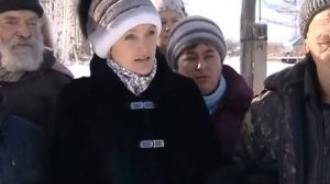 жители утонувшей Болони бьются за село