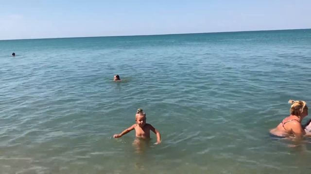 Николаевка. Насте 5 лет. Научилась плавать)) смотреть онлайн