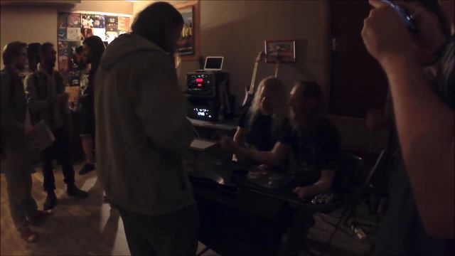 jeff loomis and keith merrow sign my guitar ! смотреть онлайн