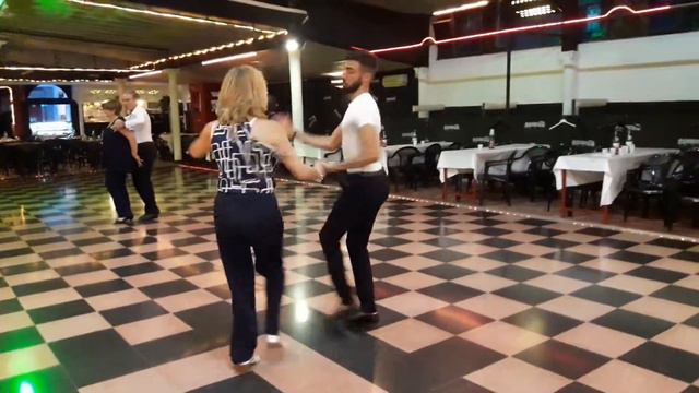 Un Bellissimo Cha Cha Cha
