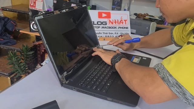 Hướng dẫn thay Màn hình laptop Dell inspiron 3567 | nhatvlog смотреть онлайн