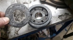 Volkswagen tiguan. Замена подшипника шкива компрессора кондиционера.