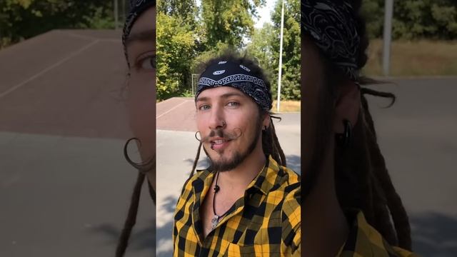 Почему твой велосипед постоянно трещит?… смотреть онлайн