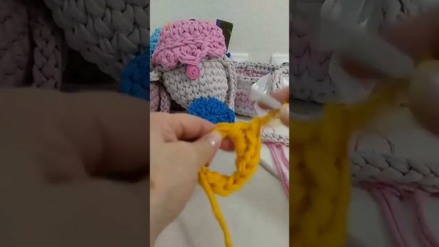 Урок по вязанию сумочки-мороженки часть 3 смотреть онлайн