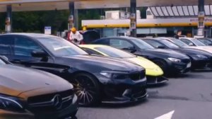 Чёрная BMW ???