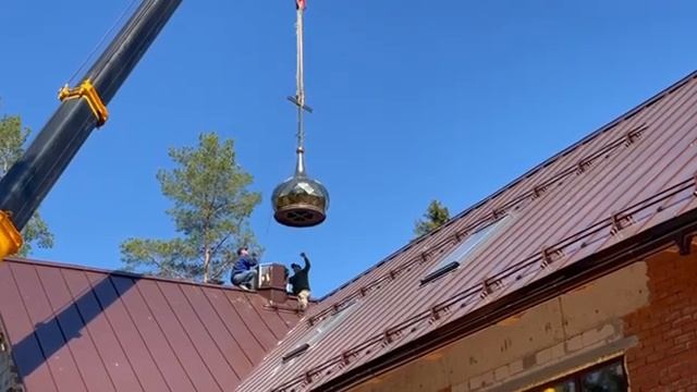 Освящение креста и купола для храма-музея преподобного Серафима Вырицкого смотреть онлайн