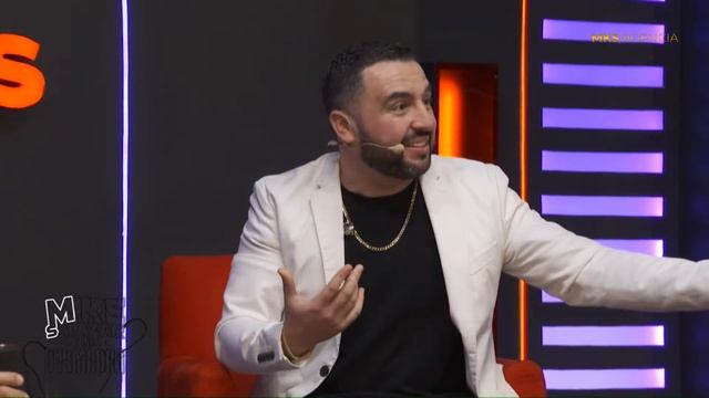 Oscar Burgos con el Perro Guarumo y Fara Fara Time - Mike Salazar y su Zona de Desmadre T.5 Ep.09 смотреть онлайн