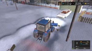 ПОМОГАЕМ БАБУШКЕ РАСЧИСТИТЬ СНЕГ ВОЗЛЕ ДОМА! FARMING SIMULATOR 17