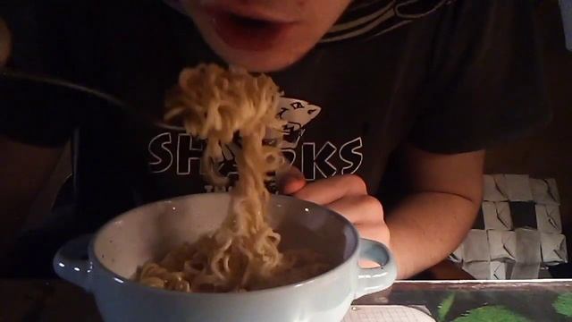 СРАВНЕНИЕ ЛАПШИ - "Ролтон" против "Своя лінія" смотреть онлайн