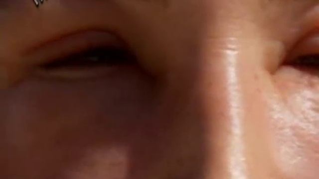 Беар Грилса укусила пчела (выжить любой ценой) смотреть онлайн