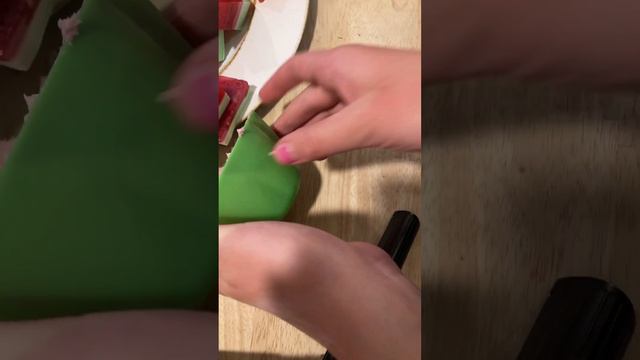 Pomegranate, shaving cream смотреть онлайн