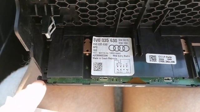 Демонтаж и ремонт штатной магнитолы Ауди А3 смотреть онлайн