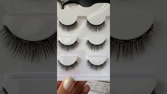 Набор магнитных ресниц 'Beauty belongs to you' ( 3 пары ресниц + магнитная подводка+ пинцет) смотреть онлайн