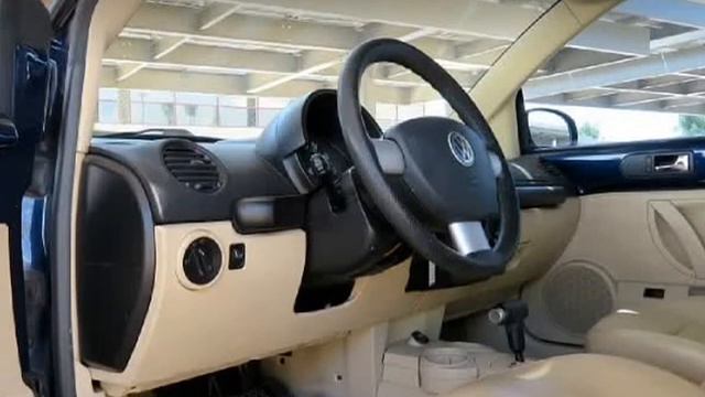 2003 Volkswagen New Beetle Convertible 2dr Convertible GLS Auto (Palm Desert, California) смотреть онлайн