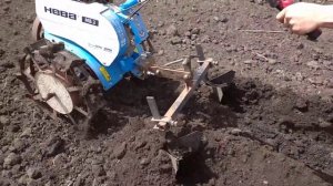 Нарезаем грядки мотоблоком Нева.