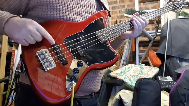 Squier Vintage Modified Jaguar Short Scale. Setup tips and jazz pickup modifications. смотреть онлайн