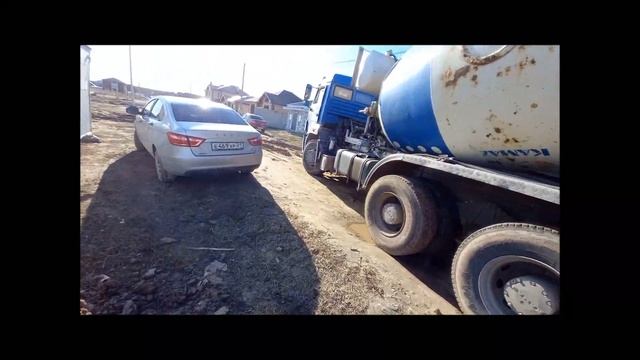 Как загружается автобетоносмеситель, миксер,промывка бочки смотреть онлайн