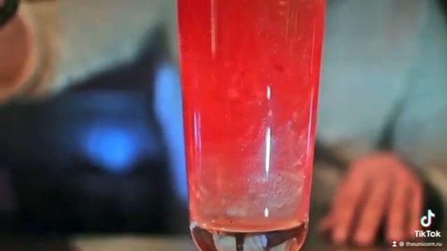 Коктейль и Шиммер для напитков мерцающий сироп Слёзы Единорога как приготовить вечеринка The Unicor смотреть онлайн