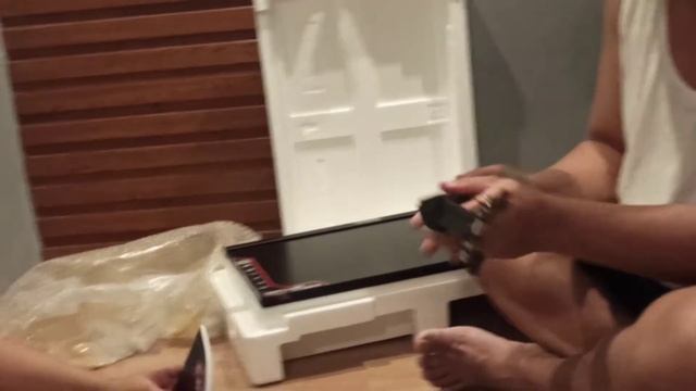 Unboxing MSI G241 смотреть онлайн