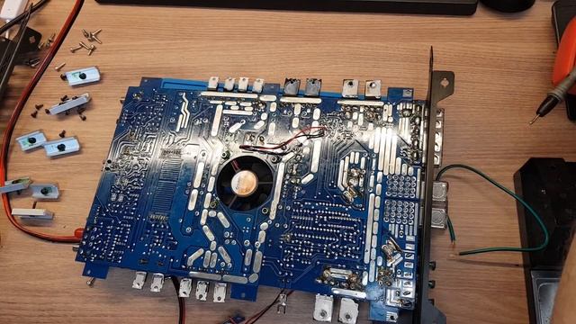 Amplifier Repair / Усилитель сажает аккумулятор