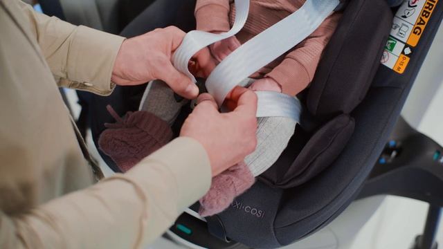 How to use the newborn inlay of the Maxi-Cosi Pearl 360 Pro смотреть онлайн