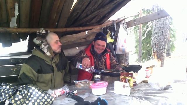 НОЧЬ В ШАЛАШЕ\ РЫБАЛКА НА СЕТИ\ ОТЛИЧНЫЙ ОТДЫХ\ ЕДА НА КОСТРЕ смотреть онлайн