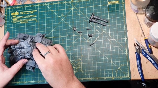 Battle Bunnies: Astra Militarum Rogal Dorn Battle Tank unboxing, assembly review & painting showcas смотреть онлайн