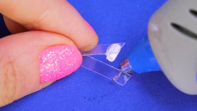18 DIY BARBIE HACKS ~ Miniature Hair Clips, Acrylic Paint Set, Dog Carrier Bag AND MORE! смотреть онлайн