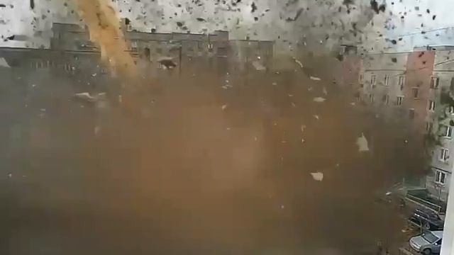 Упавший спутник насса в Кузнецке смотреть онлайн