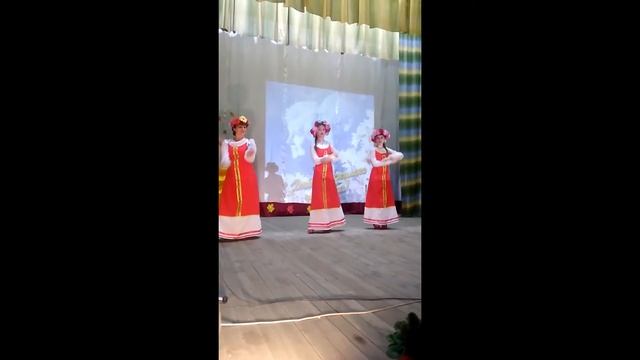 Народный танец "Девка по саду гуляла" смотреть онлайн