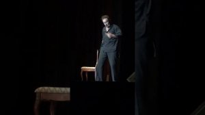 Максим Аверин читает стихи. Маяковский "Хорошее отношение к лошадям"