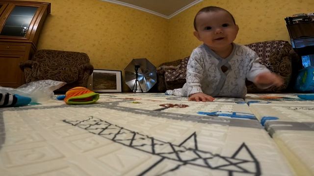 Мини Софи первый раз встала. Прикорм. Грудничок 6-7 месяцев. Молодые родители. Дневник дочки. смотреть онлайн
