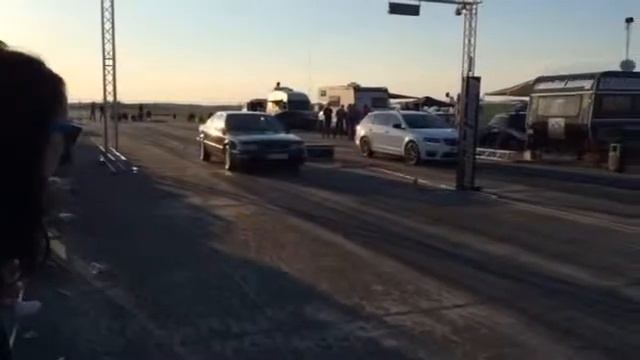 Skoda Octavia RS vs. Audi V8 4.2 Autom. 1/4 meile смотреть онлайн