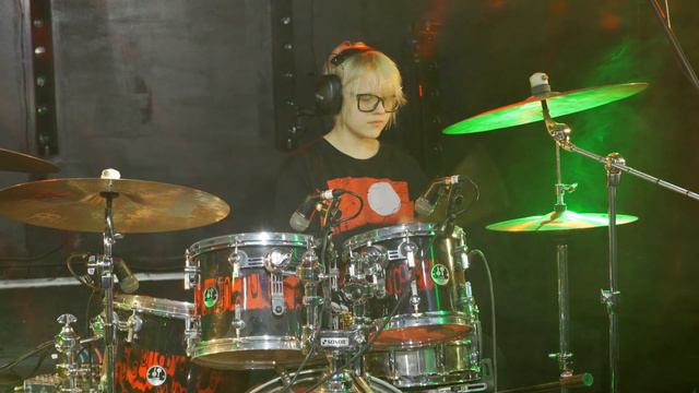 Школа Барабанов "ШУМ". Алиса Полюшко. Синдром воссьмиклассника - Розы смотреть онлайн